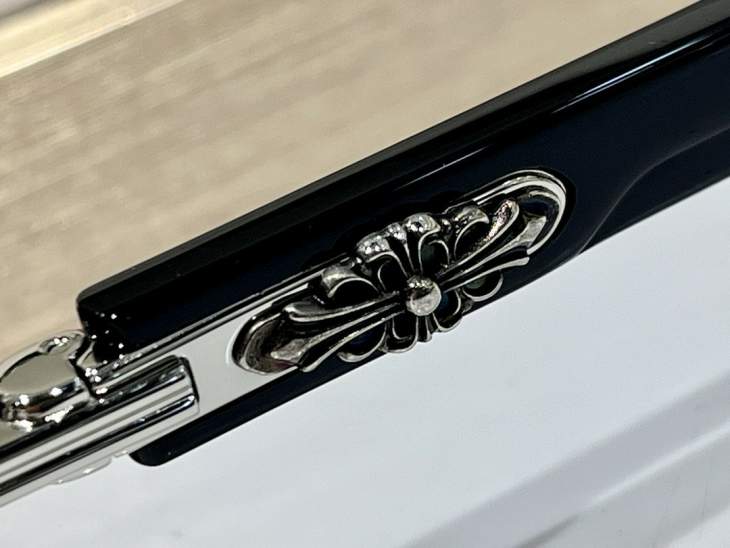 Picture of Chrome Hearts Sunglasses _SKUfw69656781fw